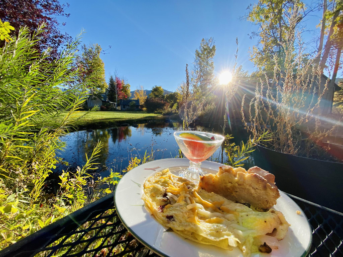 Food & Drinks 4, Apple Orchard Inn Cottages, La Plata