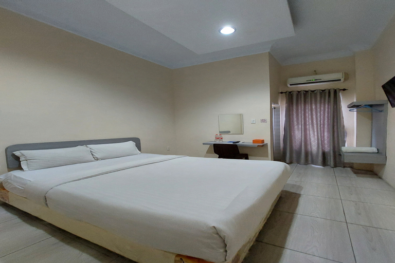 Bedroom 1, OYO 92158 Ralica Residence, Medan