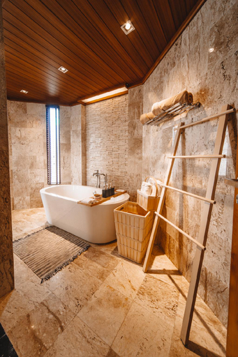 Bathroom 4, Yotaka Khanom, Khanom