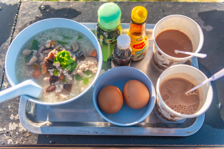 Food & Drinks 3, Rai Sai Morak, Mae Rim