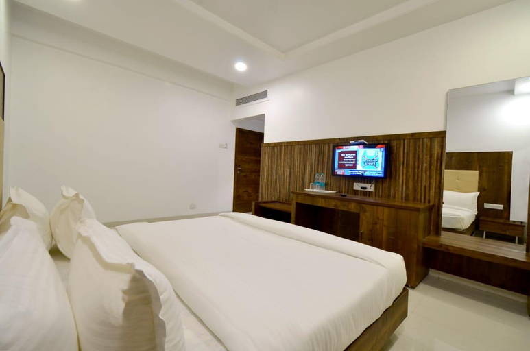 Bedroom 2, Hotel Dwarka Park , Ahmadnagar