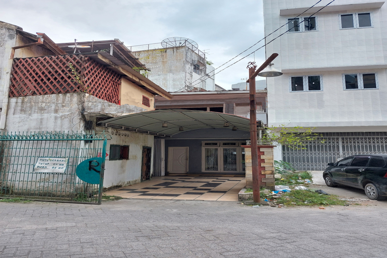 Exterior & Views 2, OYO 92158 Ralica Residence, Medan