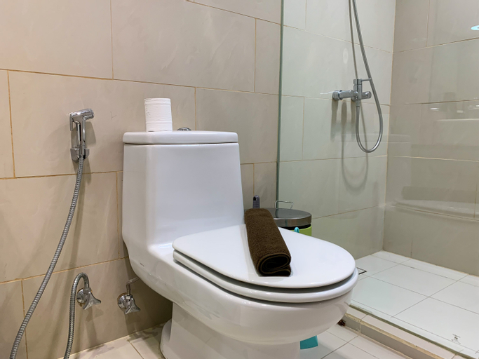 Bedroom 2, Spacious and Comfy 3BR Gandaria Heights Apartment By Travelio, South Jakarta