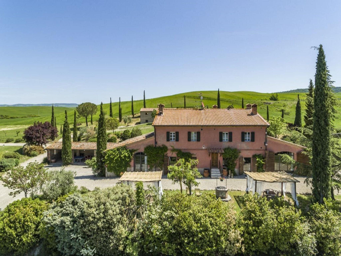 Cozy Villa in Castiglione Dorcia Italy with Private Pool, Siena