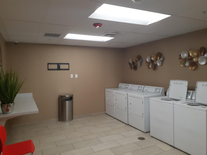 Others 5, Simple Suites, Ada