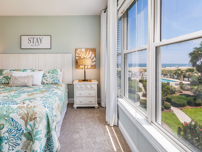 Desoto Beach Club 206, Chatham