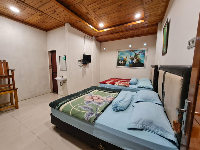 Bedroom 2, Penginapan Kamuna Garden 1, Karo