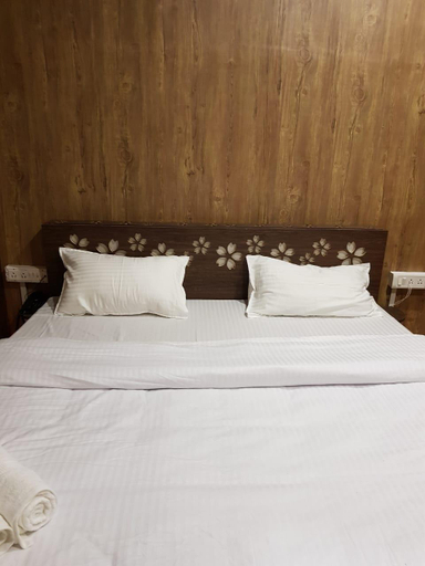 Bedroom 1, Living Green Farms, Allahabad