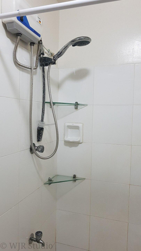 Others 2, Centropolis King Bed Deluxe Suite- Free Parking!, Muntinlupa