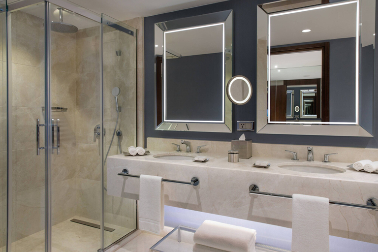 Bathroom 5, JW Marriott Istanbul Bosphorus, Beyoğlu
