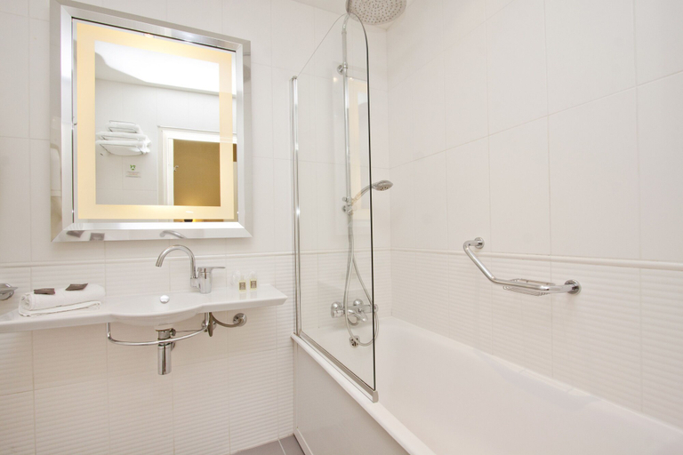 Bathroom 4, Hotel Napoleon, Corse-du-Sud