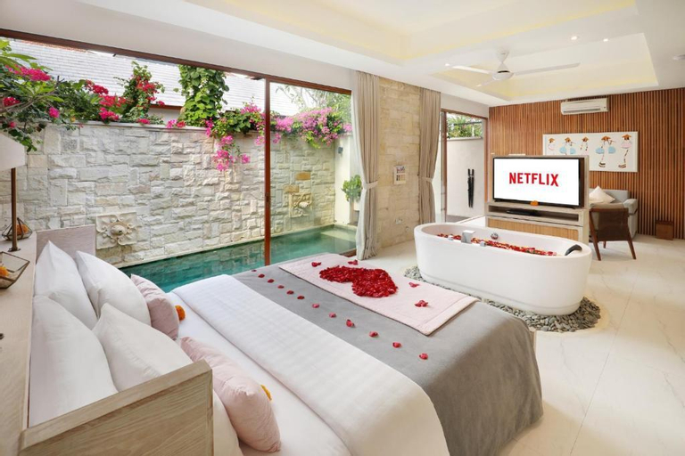 Tropical Romantic Villa-1BDR in Legian, Badung