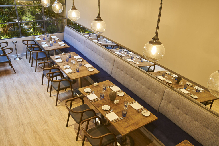Food & Drinks 16