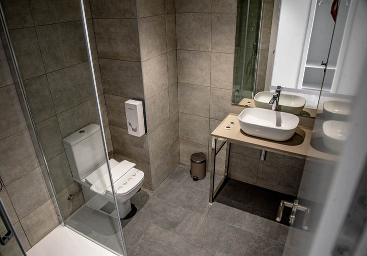 Bathroom 4, Hotel Chips Fene, A Coruña