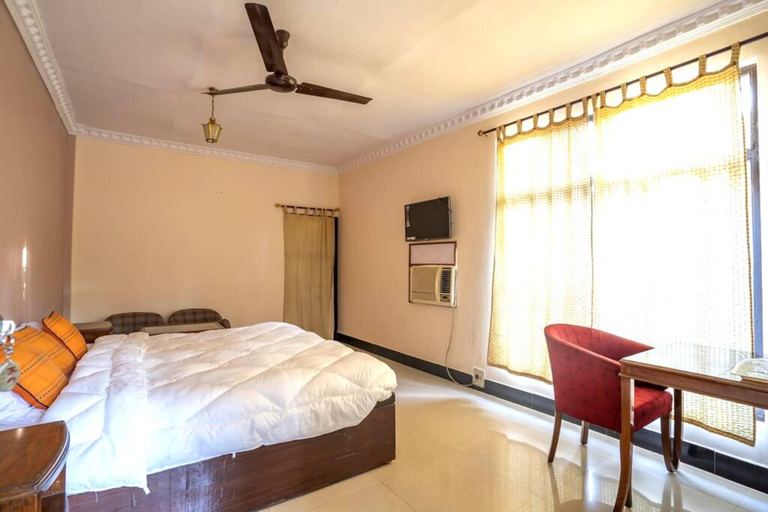 Bedroom 2, Maharaja Kothi, Umaria