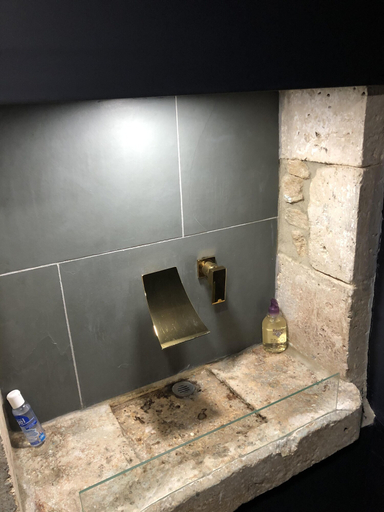 Bathroom 5, Les Geais, Charente-Maritime