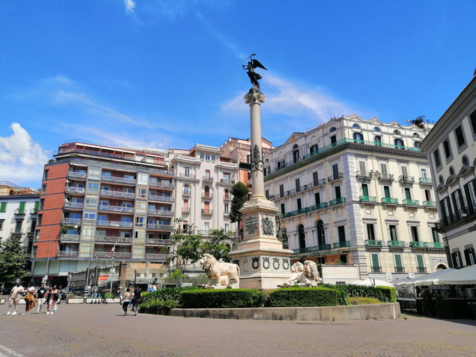 Exterior & Views 2, Vivaldo Suite - Piazza dei Martiri, Napoli