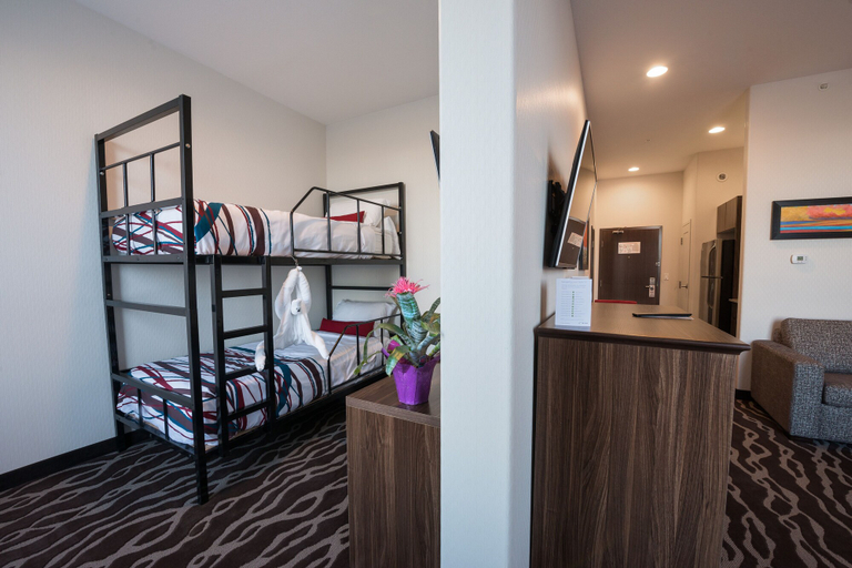 Bedroom 3, Encore Suites by Service Plus Inns, Division No. 19