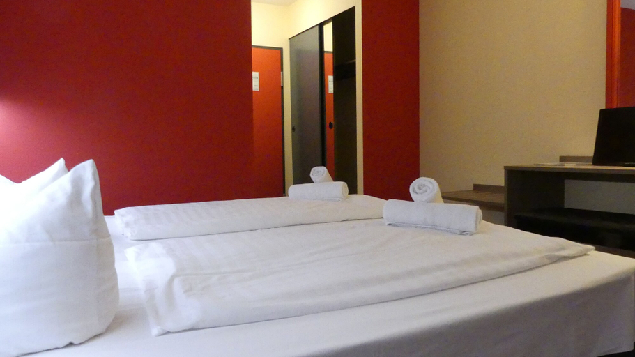 Bedroom 4, Hotel Lindenberger Hof, Barnim