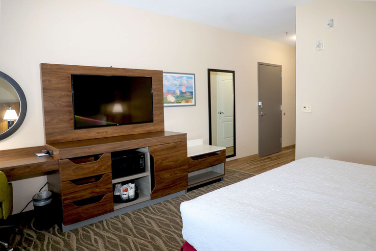Bedroom 3, Hampton Inn Ellensburg, Kittitas