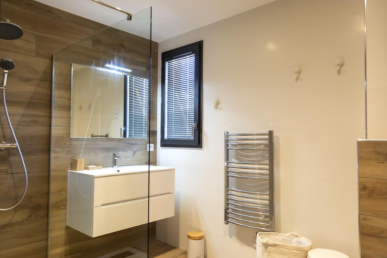 Bathroom, Domaine d'Arca - Hugo 09 - 6 pers - « Les Charmes », Corse-du-Sud