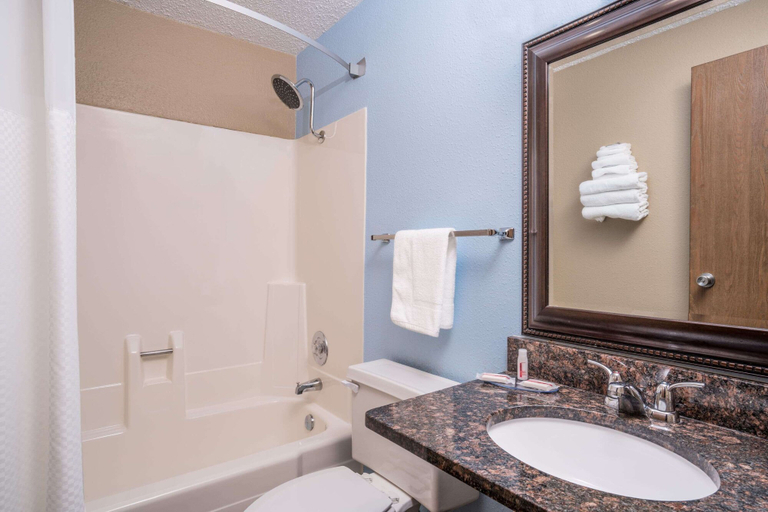 Bathroom 4, Super 8 by Wyndham Bismarck, Burleigh