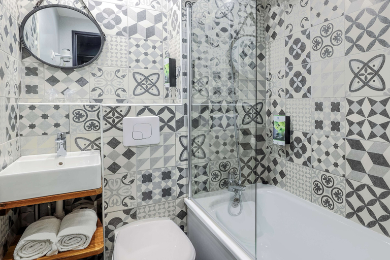 Bathroom 5, Sure Hotel by Best Western Calais Coquelles Tunnel s/ Manche, Pas-de-Calais