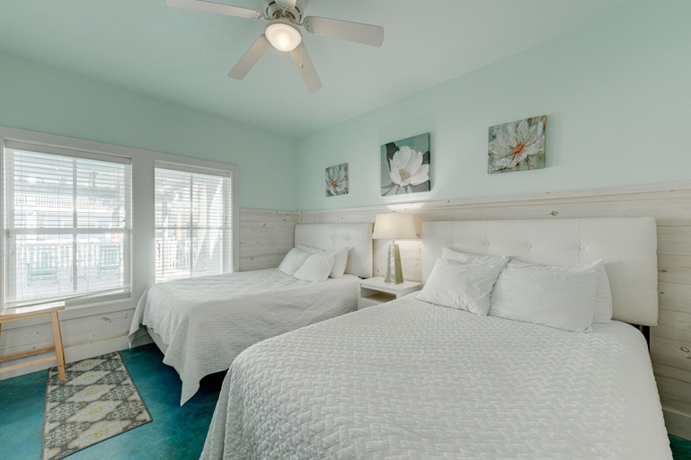 Bedroom 3, Big Kahuna, Nueces
