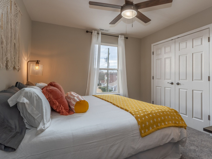 Bedroom 2, Madison Manor, Davidson