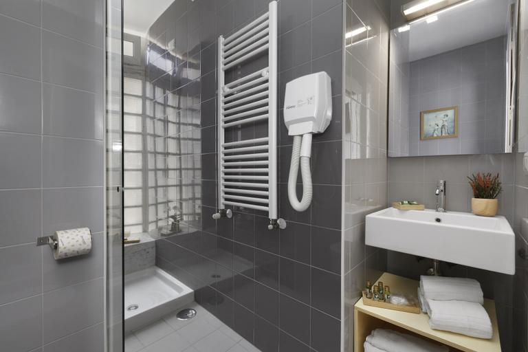 Bathroom 4, Vivaldo Suite - Piazza dei Martiri, Napoli
