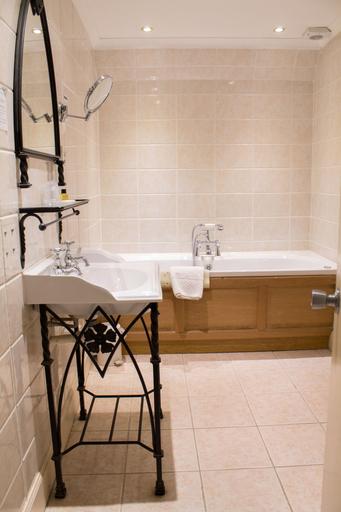 Bathroom 5, Ballachulish Hotel, Highland