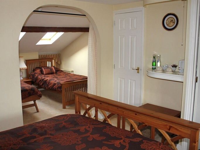 Bedroom 2, The Longham White Horse, Norfolk