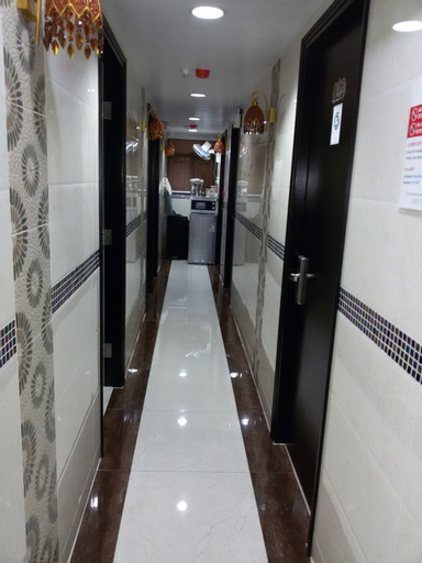 Others 5, Tom's Guest House, Kowloon