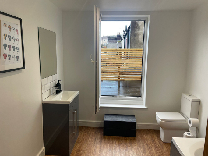 Bathroom, Glenfrome, Bristol