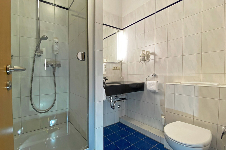 Bathroom 3, Hotel & Restaurant Danner, Lörrach