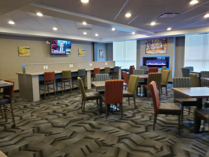 Food & Drinks 5, Encore Suites By Service Plus Inns, Division No. 19