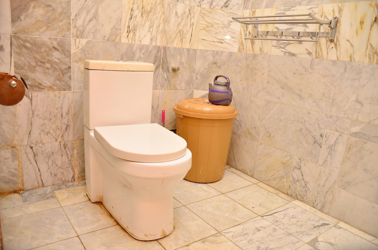 Bathroom 3, Yanna Lodge, Kaduna North