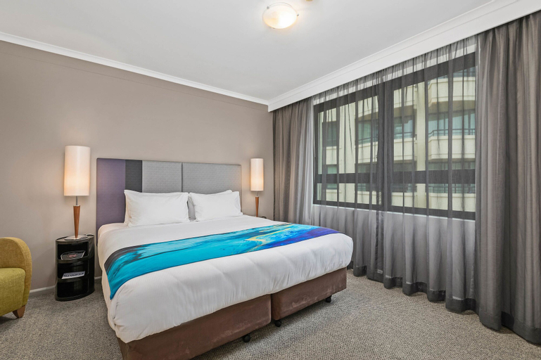 Bedroom 4, Mantra Parramatta, Sydney