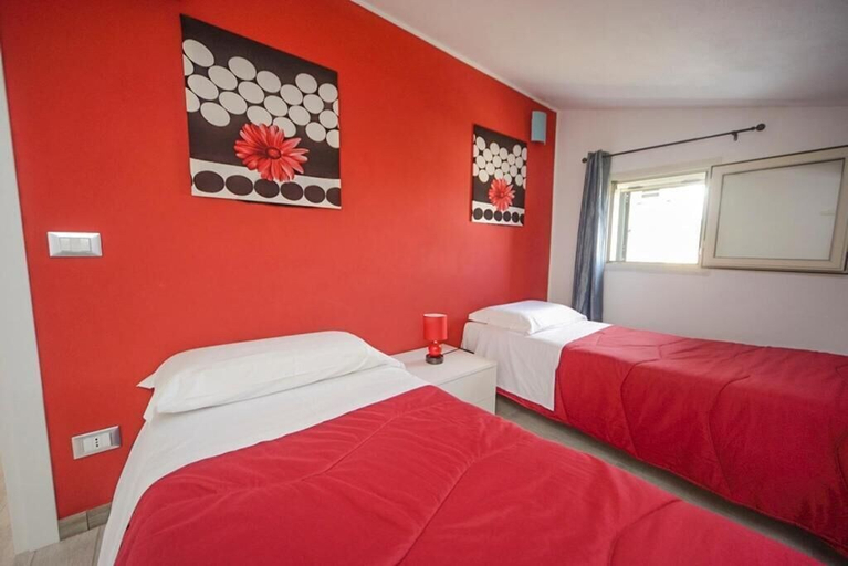 Bedroom 2, Casa Vacanze Mare Nostrum beach front, Palermo