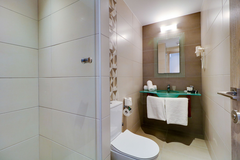 Bathroom 4, Tosca Beach Hotel, East Macedonia and Thrace