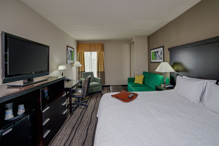 Bedroom 3, Hampton Inn Bowie, Prince George's