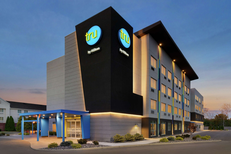 Exterior & Views 2, Tru by Hilton Sandusky, OH, Erie