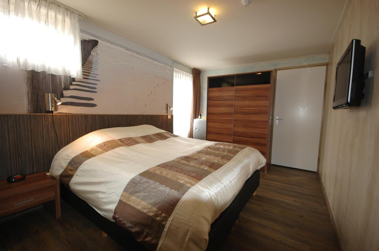 Bedroom 2, Bij hen op Ameland, Ameland