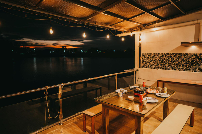 Food & Drinks 5, Min 2 nights, Free Pickup and Drop, Batam