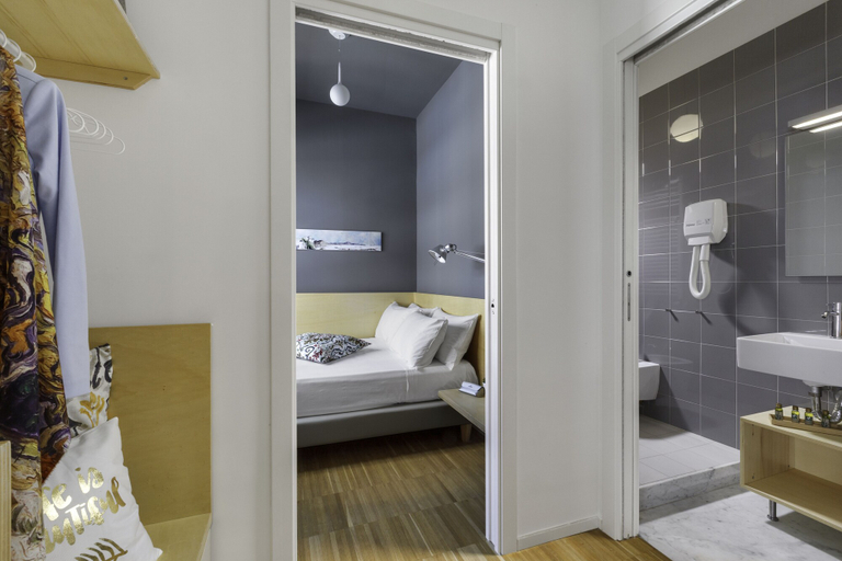Bedroom 3, Vivaldo Suite - Piazza dei Martiri, Napoli
