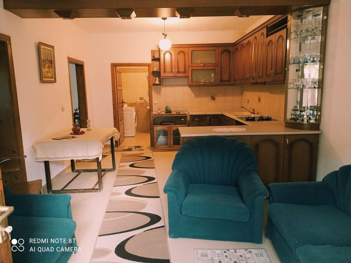 Others 4, Guri Guest House, Pogradecit