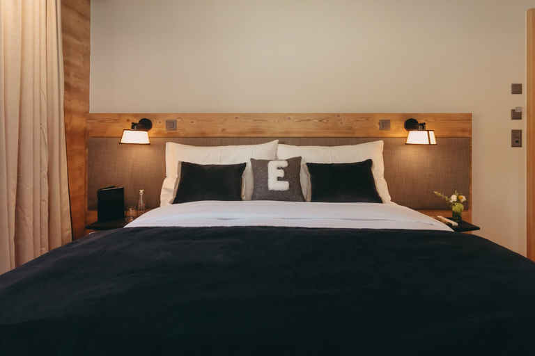 Bedroom 3, Eringer Hotel, Hérens