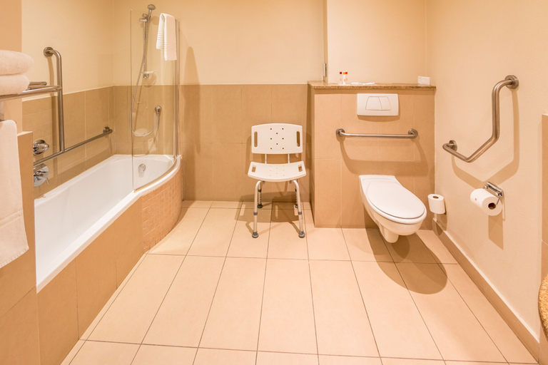 Bathroom 4, City Lodge Hotel Hatfield, City of Tshwane