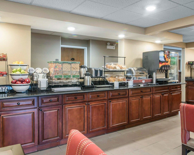 Food & Drinks 5, Comfort Inn Saugerties, Ulster