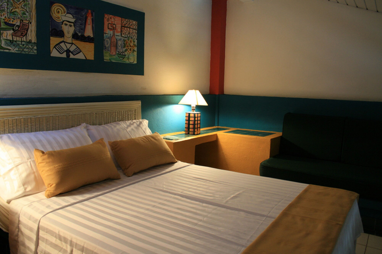 Bedroom 4, Hotel Guadaira Resort, Melgar